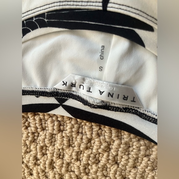 Trina Turk White Black Bird Pattern Size SMALL Dress - Picture 2 of 3